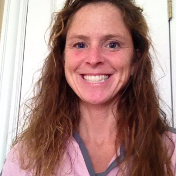 Profile Picture of Mindy Eisnaugle (@mindyeis) on Poshmark