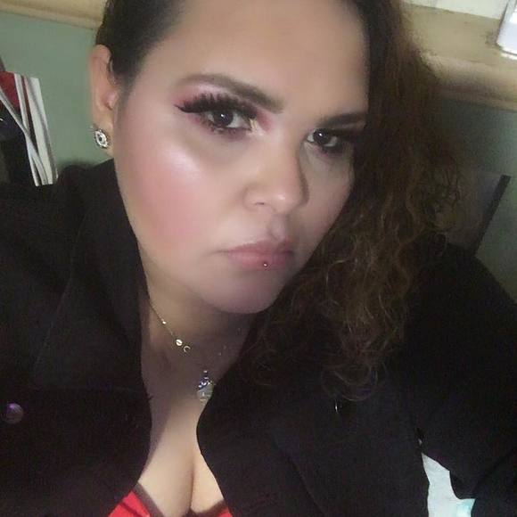 Profile Picture of Isabelita Montes (@isabelitamontes) on Poshmark