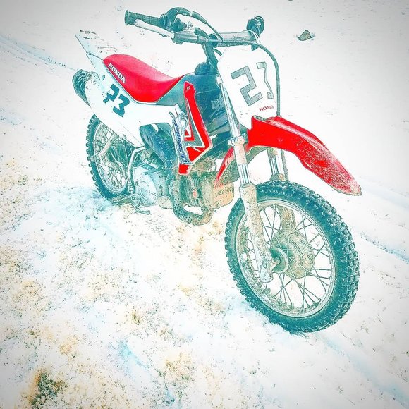 Profile Picture of Josh Lynch (@joshlynch329) on Poshmark