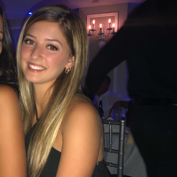 Olivia Arbucci - Poshmark Profile Picture of Olivia Arbucci (@oliviaarbucci) on Poshmark