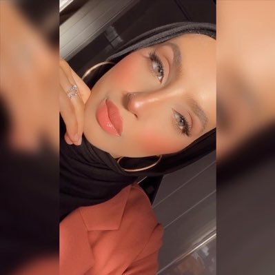 Profile Picture of S O P H I A  🌹 (@SophiaAli92) on Twitter