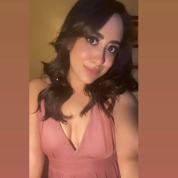 Profile Picture of Edda Michelle (@eddamichelle) on Poshmark