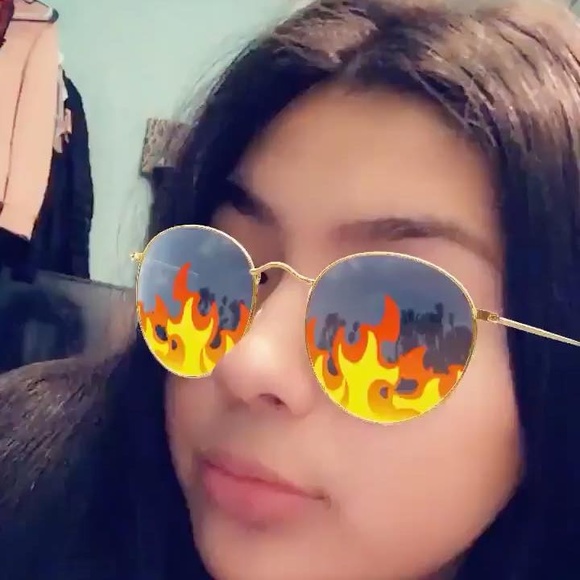 Profile Picture of Carlos Andrade (@carlosandrad272) on Poshmark