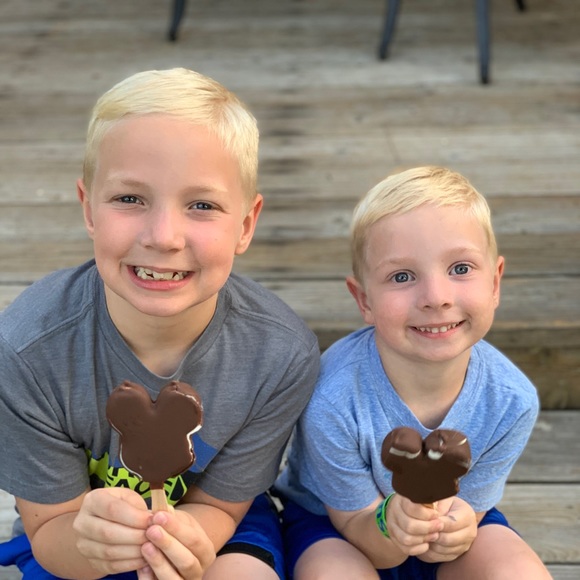 Profile Picture of Melinda Gernhardt (@mgernhardt) on Poshmark