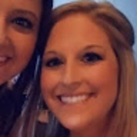Profile Picture of Kayla Hudson (@khudson0000) on Poshmark