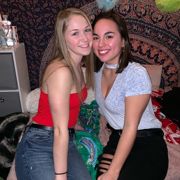 Profile Picture of Morgmorgan Baeten (@mbaeten) on Poshmark