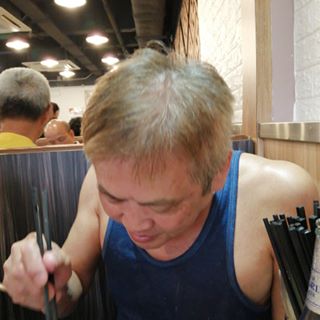 Profile Picture of 強何 (@&) on Facebook