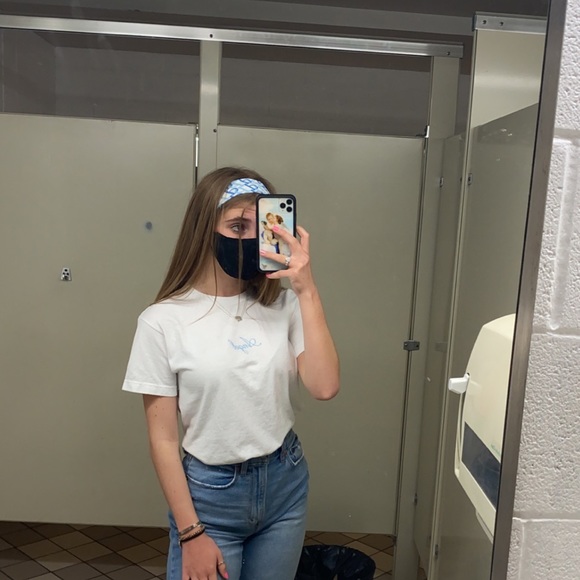 Profile Picture of Paige Fluent (@paigefluent) on Poshmark