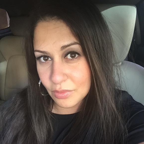 Profile Picture of Tammara Awad (@msawad) on Poshmark