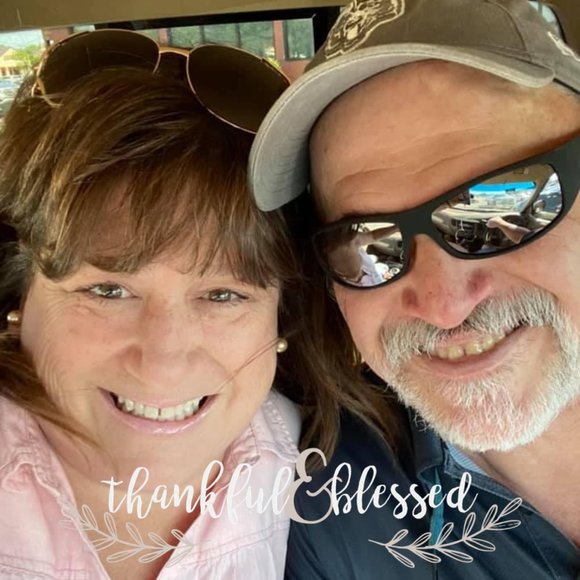 Profile Picture of Laurie Angevine (@loray44) on Poshmark