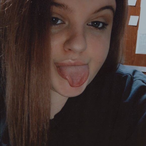 Profile Picture of Bryanna Minter (@brynicole2002) on Poshmark