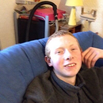Profile Picture of Andy Dronfield (@stabber18) on Twitter