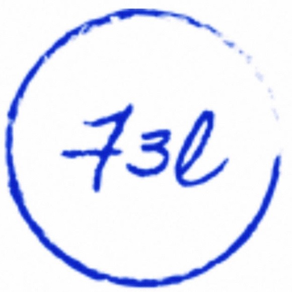 Profile Picture of Amanda Tworkowski (@fitfashion4less) on Poshmark