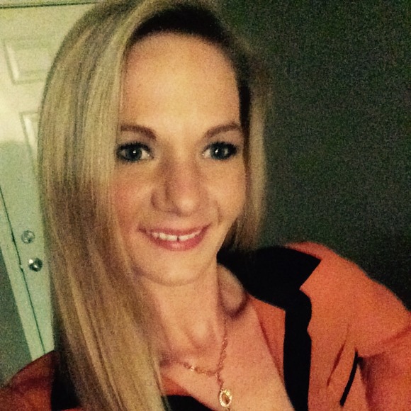 Tami Brock - Poshmark Profile Picture of Tami Brock (@hotmess31) on Poshmark