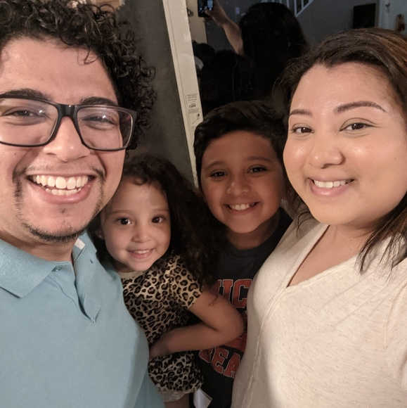 Profile Picture of Denise Soberanis (@cupcakedenise) on Poshmark