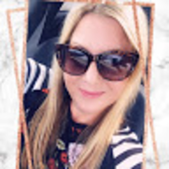 Profile Picture of Rebecca Kosewski (@rebeccakosewski) on Poshmark