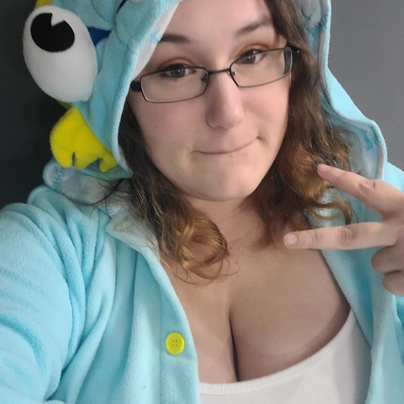 Profile Picture of Brandy Westerlund (@bwesterlund) on Poshmark