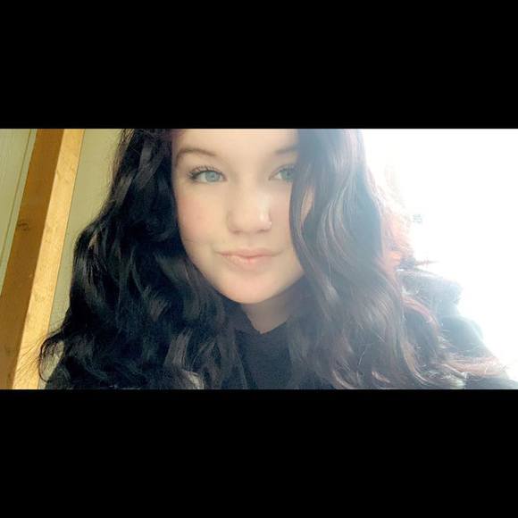 Profile Picture of Julianns Sprinkle (@juliannss) on Poshmark