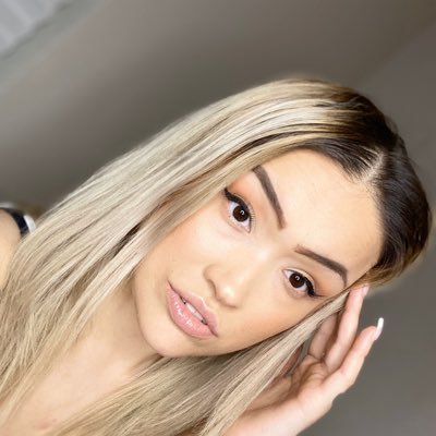 Profile Picture of STEPH (@stephlaris) on Twitter