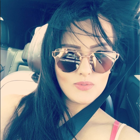 Profile Picture of Rosalinda Aguilar (@rosalindaguilar) on Poshmark