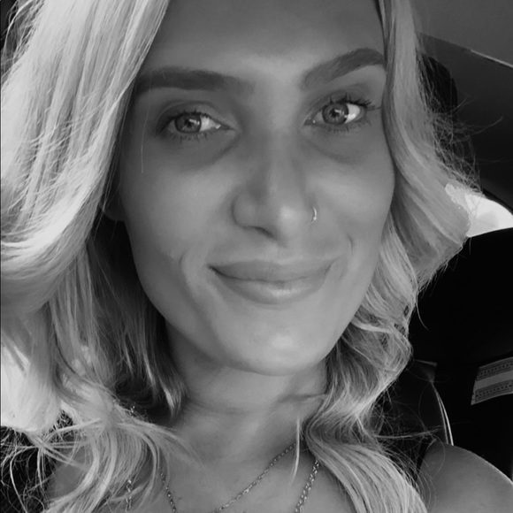 Profile Picture of Sheree Watson (@shez111) on Poshmark