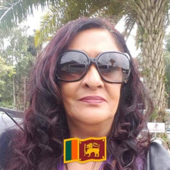 Profile Picture of Rozella Erickson (@rozellaerickson) on Poshmark