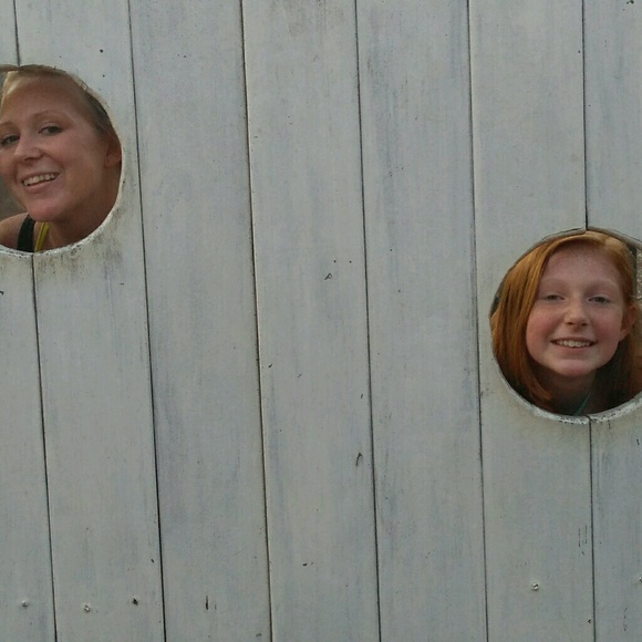 Danielle Wenzler - Poshmark Profile Picture of Danielle Wenzler (@daniellewenzler) on Poshmark