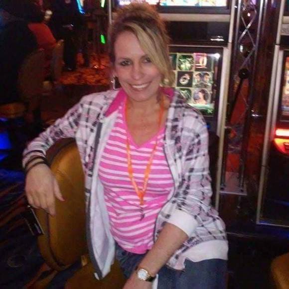 Profile Picture of Dee dee hamlein Hamlein (@deehamlein) on Poshmark