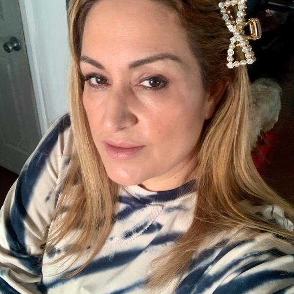 Profile Picture of Chris Murgas (@cristinamurgas) on Poshmark