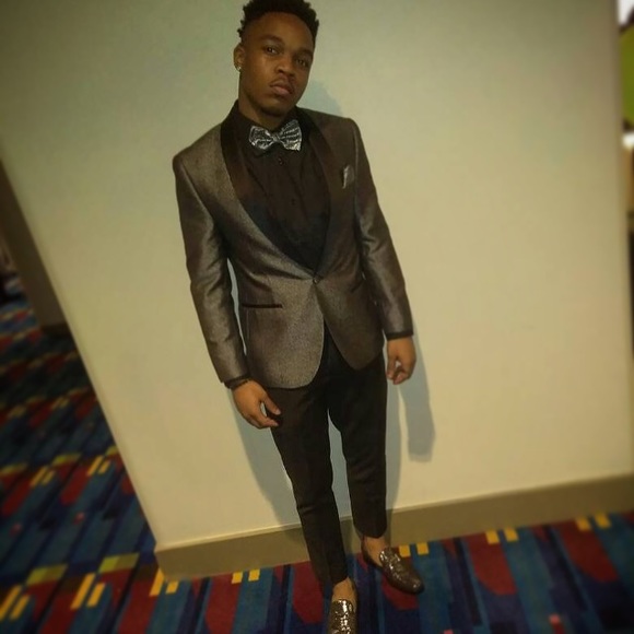 Profile Picture of Alundis Gilstrap (@1royal) on Poshmark