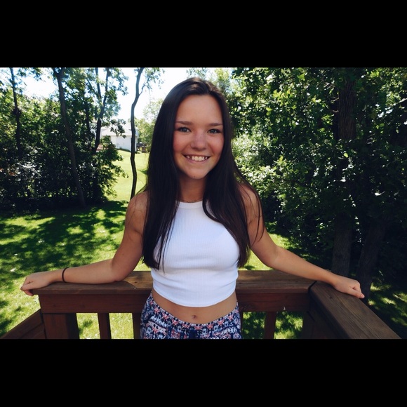 Profile Picture of Abby Spanier (@abbyspan) on Poshmark