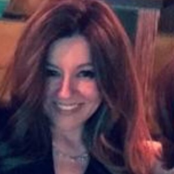 Profile Picture of Lisa Karson (@lisakarson) on Poshmark