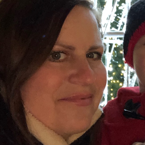 Mandy Turnbaugh - Poshmark Profile Picture of Mandy Turnbaugh (@mandyturnbaugh) on Poshmark