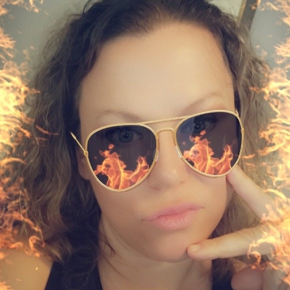 Profile Picture of Stacey Mullins (@smullins714) on Poshmark