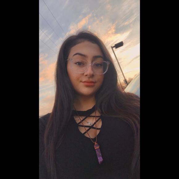 Profile Picture of Erika Iraheta (@erika986) on Poshmark