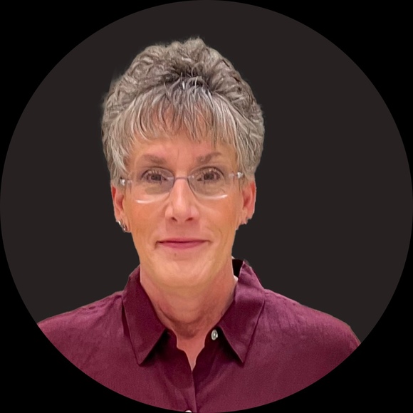 Profile Picture of Shawnna Sutton kaufman (@shawkau90) on Poshmark