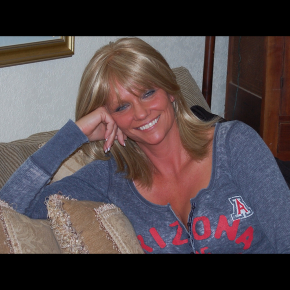 Profile Picture of Robin Gray (@satena) on Poshmark