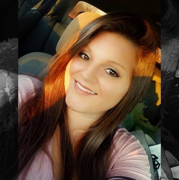 Profile Picture of Erica Sneed (@erkinbear) on Poshmark