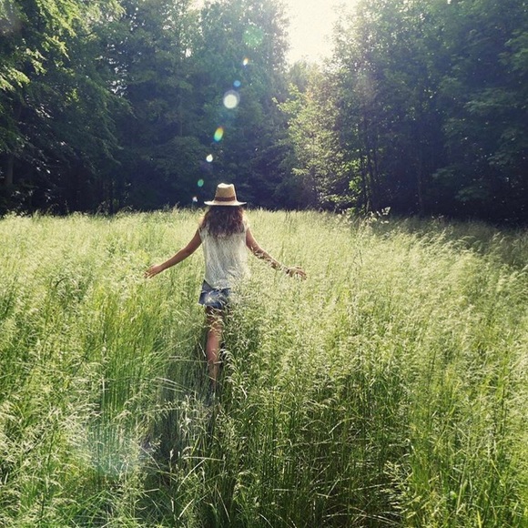 Profile Picture of Sarah James (@saraheccj) on Poshmark