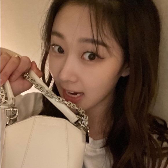 Profile Picture of Brandon Hanks (@brandonoheaven) on Poshmark