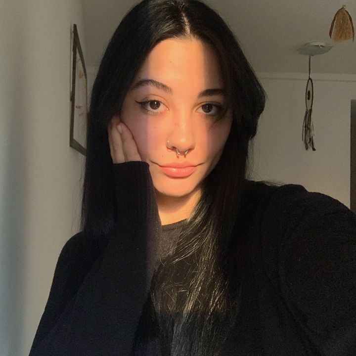 Profile Picture of lulapagessi (@lunalapagessi) on Tiktok