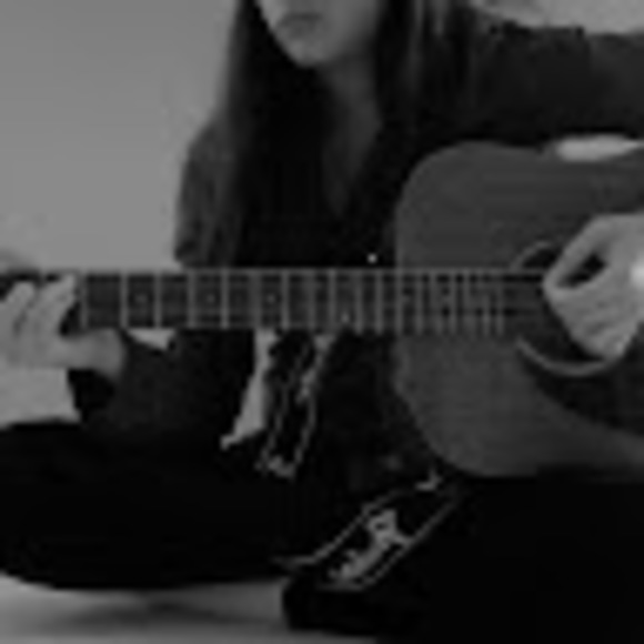 Profile Picture of Michelle Introna (@michelleintrona) on Poshmark