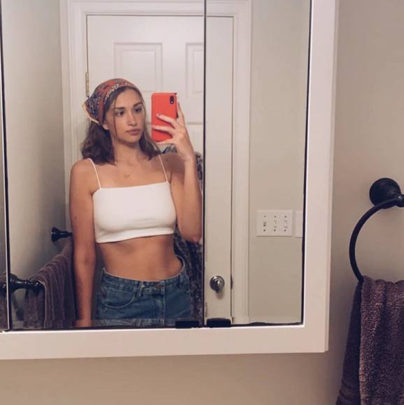 Profile Picture of Ania Galazka (@ania12001) on Poshmark