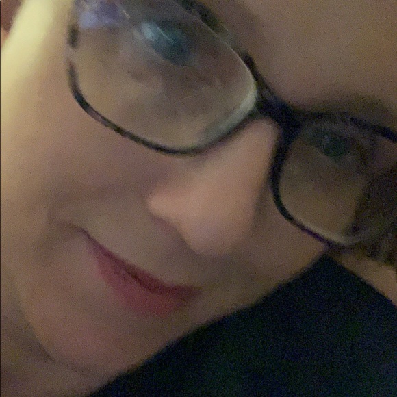 Profile Picture of Amy Haecker (@amyhaecker) on Poshmark