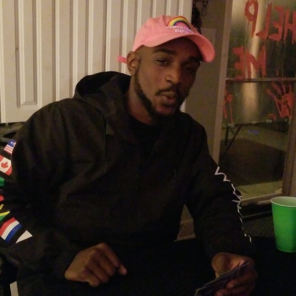 Profile Picture of Tony Pierce (@tony_pierce) on Poshmark