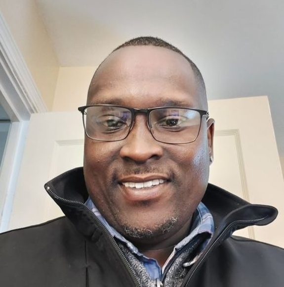 Profile Picture of Robert Ateman (@rateman437) on Poshmark