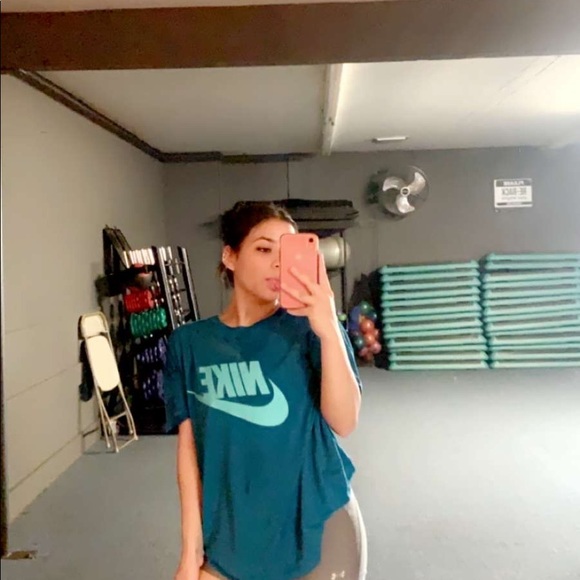 Profile Picture of Gabby Garcia (@gabbylizz) on Poshmark