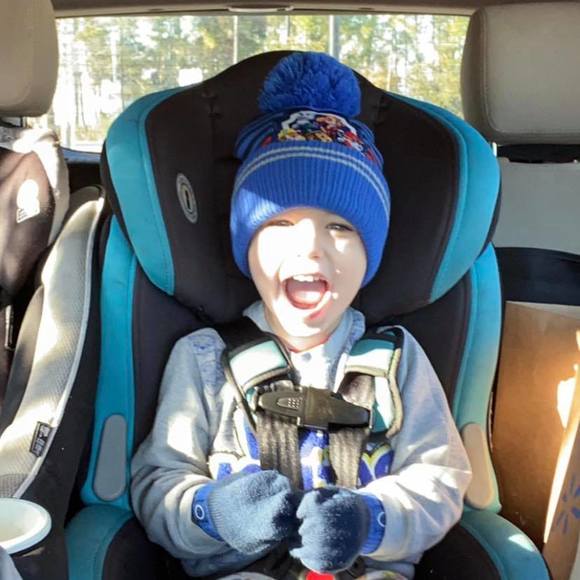 Profile Picture of Dylan Mathis (@dylanmathis) on Poshmark