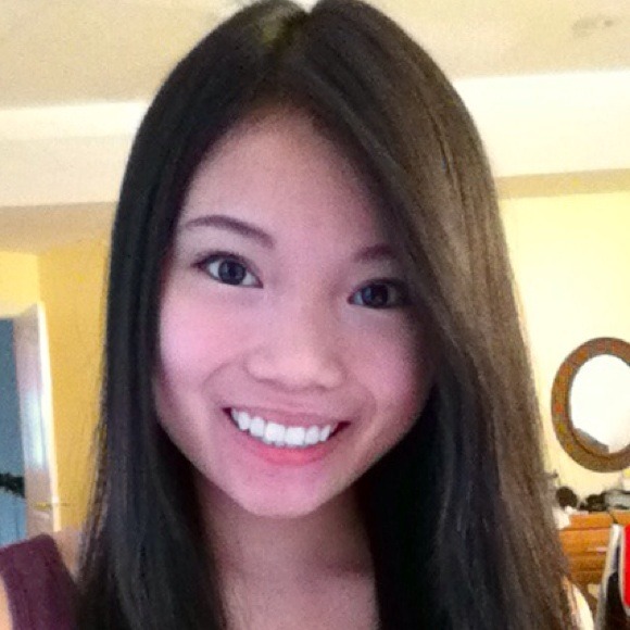 Profile Picture of Wendy Xiao (@hellowendo) on Poshmark