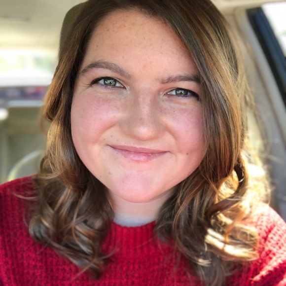 Profile Picture of Grace Lothridge (@lothridgeeg) on Poshmark